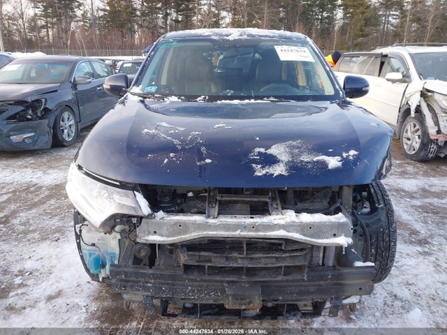 JA4AZ3A3XKZ003498 Mitsubishi Outlander Se