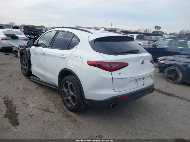 2022 ALFA ROMEO STELVIO ZASPAKAN9N7D44403 Photo 2
