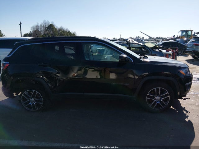 2019 Jeep Compass Sun And Wheel Fwd მანქანა იყიდება აუქციონზე, vin: 3C4NJCBBXKT711682, აუქციონის ნომერი: 44247650