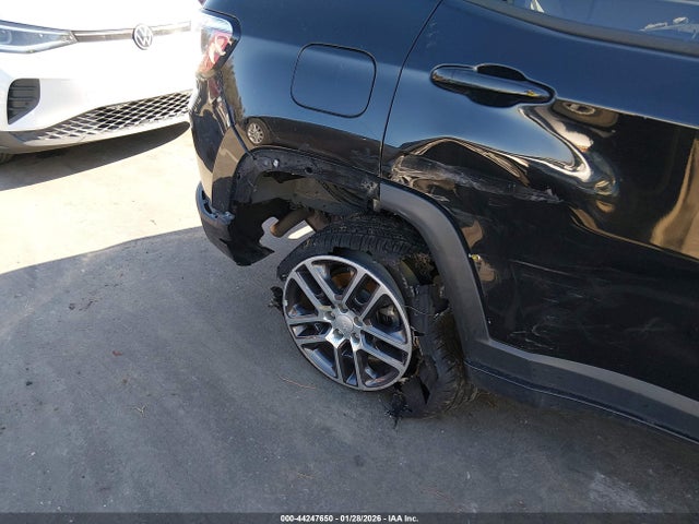 2019 Jeep Compass Sun And Wheel Fwd მანქანა იყიდება აუქციონზე, vin: 3C4NJCBBXKT711682, აუქციონის ნომერი: 44247650