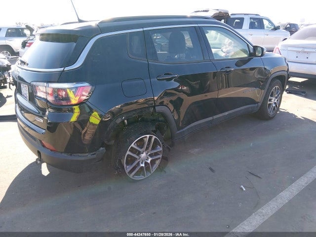 2019 Jeep Compass Sun And Wheel Fwd მანქანა იყიდება აუქციონზე, vin: 3C4NJCBBXKT711682, აუქციონის ნომერი: 44247650