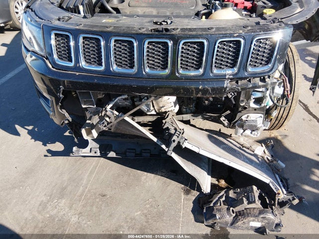 2019 Jeep Compass Sun And Wheel Fwd მანქანა იყიდება აუქციონზე, vin: 3C4NJCBBXKT711682, აუქციონის ნომერი: 44247650