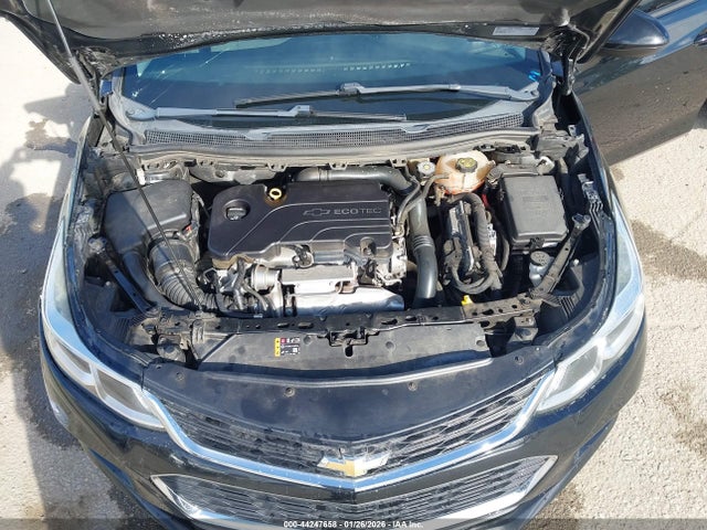 1G1BC5SMXH7257935 Chevrolet Cruze Ls Auto