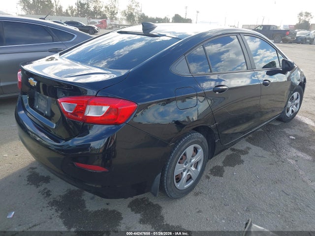 1G1BC5SMXH7257935 Chevrolet Cruze Ls Auto
