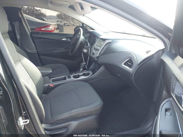 1G1BC5SMXH7257935 Chevrolet Cruze Ls Auto
