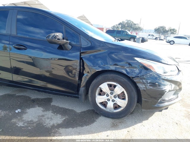1G1BC5SMXH7257935 Chevrolet Cruze Ls Auto