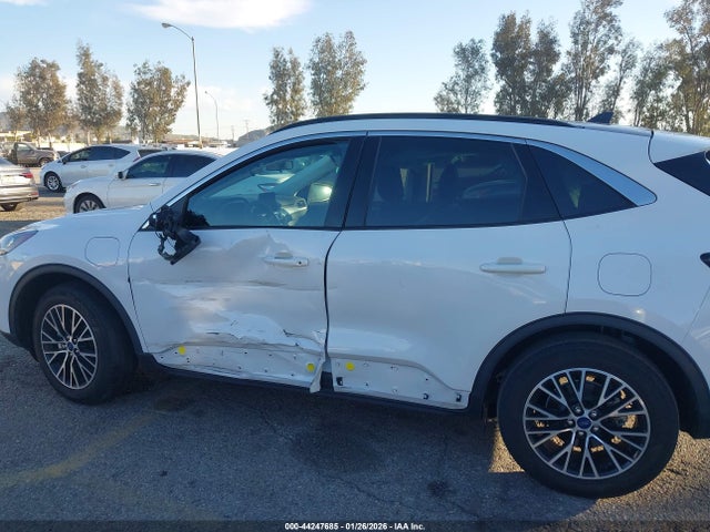 1FMCU0KZ0NUB94750 Ford Escape Sel Plug-in Hybrid