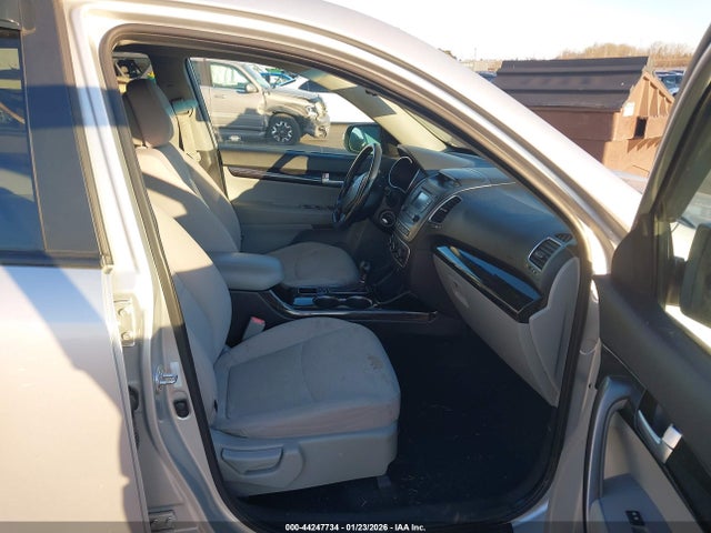 5XYKT3A62EG440002 KIA SORENTO LX
