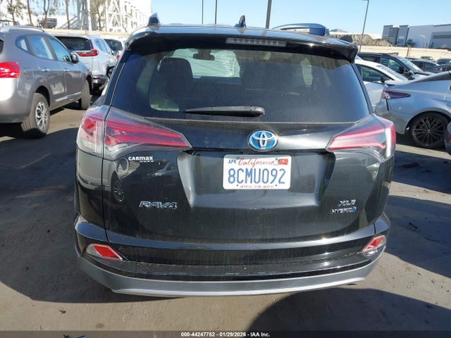 JTMRJREVXJD181115 Toyota Rav4 Hybrid Xle