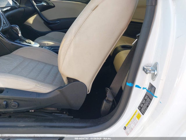 W04WT3N58GG166785 Buick Cascada Premium