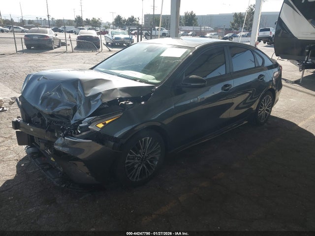 3KPF54AD6NE427296 KIA Forte Gt-line