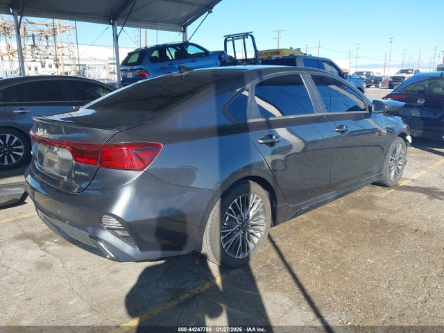 3KPF54AD6NE427296 KIA Forte Gt-line