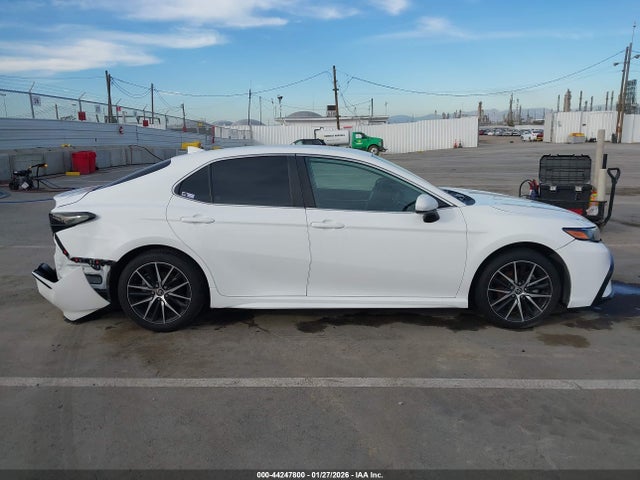 4T1G11AK3MU614116 Toyota CAMRY SE