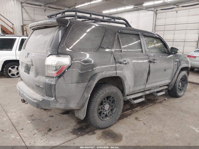 2019 TOYOTA 4RUNNER JTEBU5JR2K5655110 Photo 3