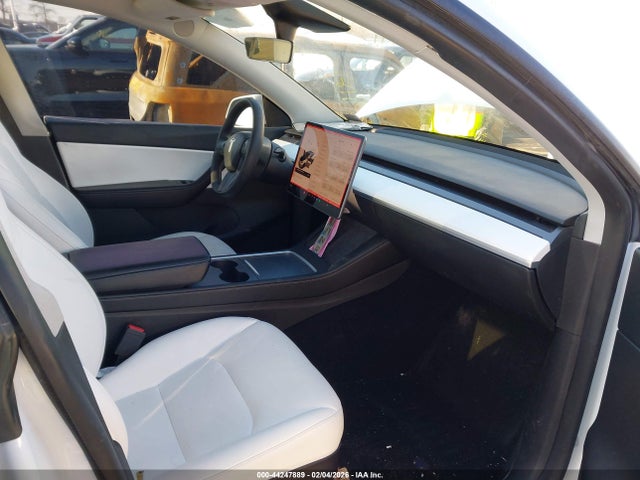 2021 TESLA MODEL Y 5YJYGDEE7MF202299 Photo 4