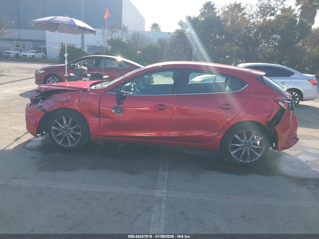 3MZBN1L33JM275931 Mazda Mazda3 Touring