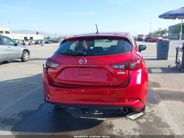 3MZBN1L33JM275931 Mazda Mazda3 Touring