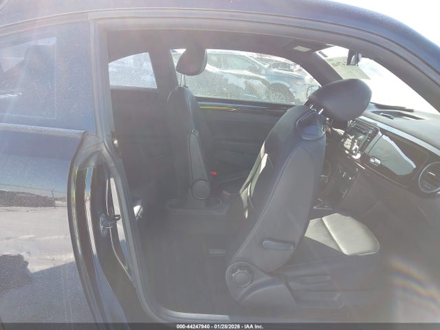 2012 Volkswagen Beetle 2.5l მანქანა იყიდება აუქციონზე, vin: 3VWJP7AT4CM623346, აუქციონის ნომერი: 44247940