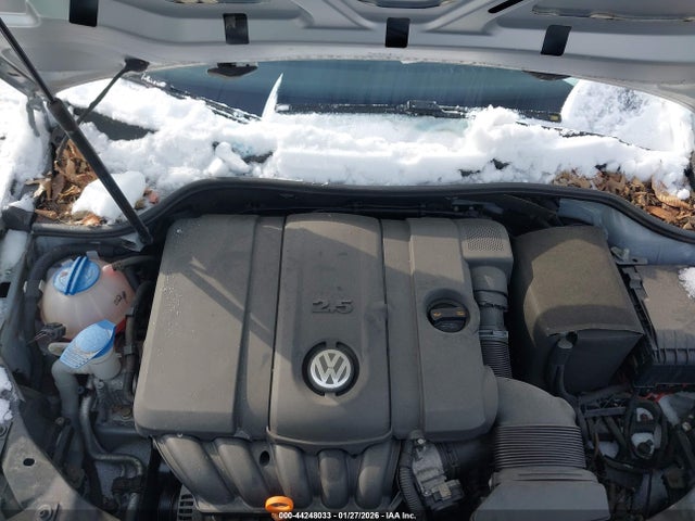 Продажа на аукционе авто 2013 Volkswagen Golf 2.5l 4-door, vin: WVWDB7AJ0DW130147, номер лота: 44248033