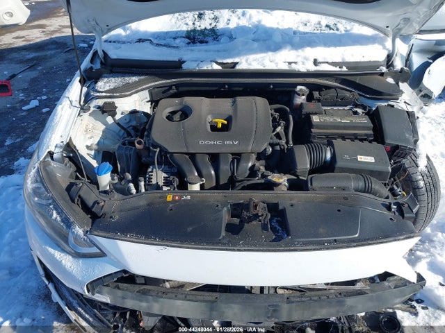 5NPD84LF2JH317235 Hyundai ELANTRA SEL