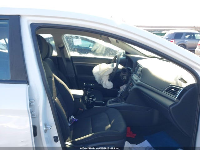 5NPD84LF2JH317235 Hyundai ELANTRA SEL