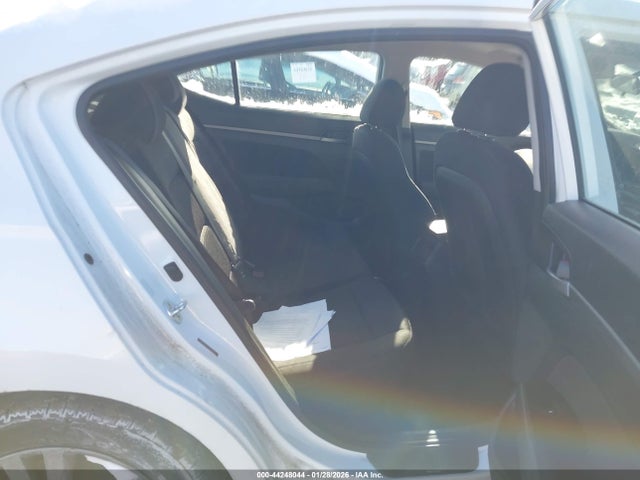 5NPD84LF2JH317235 Hyundai ELANTRA SEL