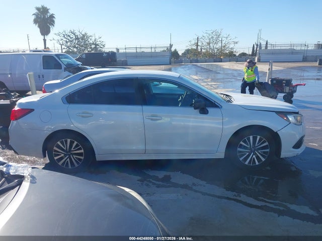 4S3BNAB63J3029008 Subaru Legacy 2.5i
