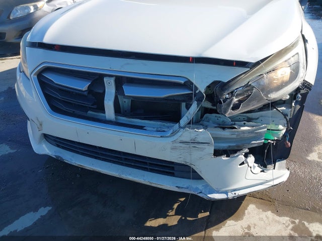 4S3BNAB63J3029008 Subaru Legacy 2.5i