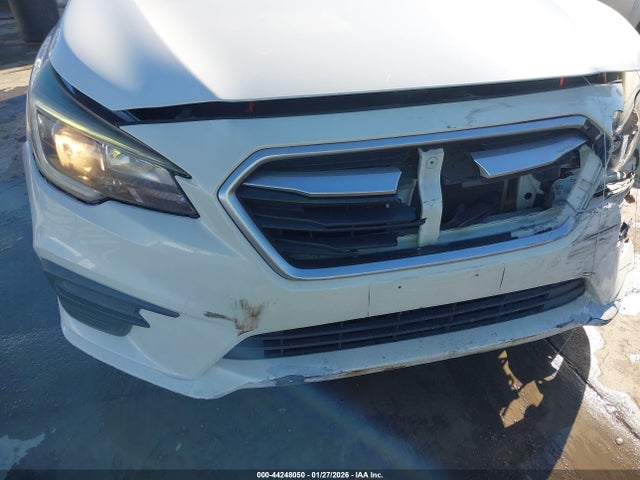 4S3BNAB63J3029008 Subaru Legacy 2.5i