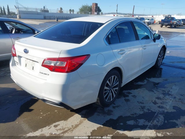4S3BNAB63J3029008 Subaru Legacy 2.5i