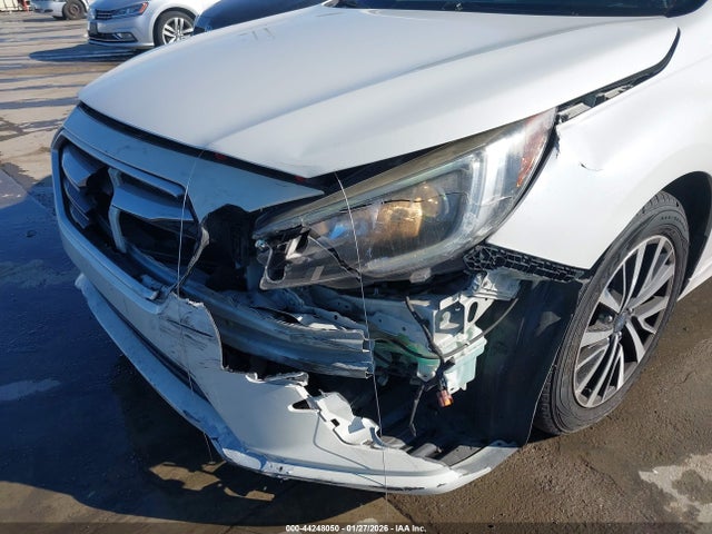 4S3BNAB63J3029008 Subaru Legacy 2.5i