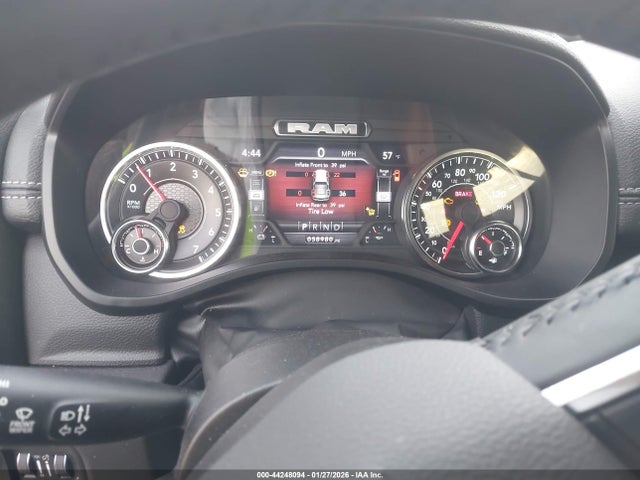 Продаж на аукціоні авто 2024 Ram 1500 Laramie  4x2 5'7 Box, vin: 1C6RREJT7RN112966, номер лоту: 44248094