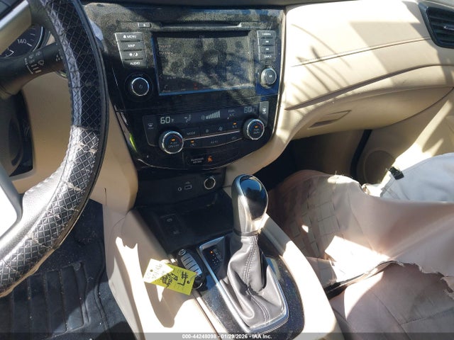 2019 NISSAN ROGUE 5N1AT2MT9KC731857 Photo 10