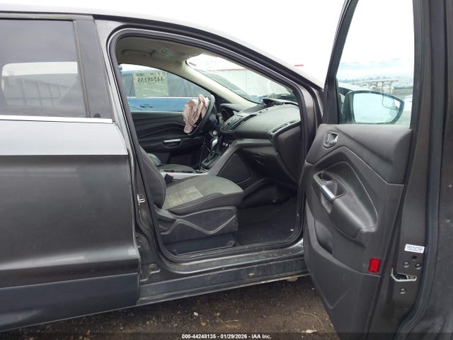 1FMCU0GX2FUA68303 Ford ESCAPE SE