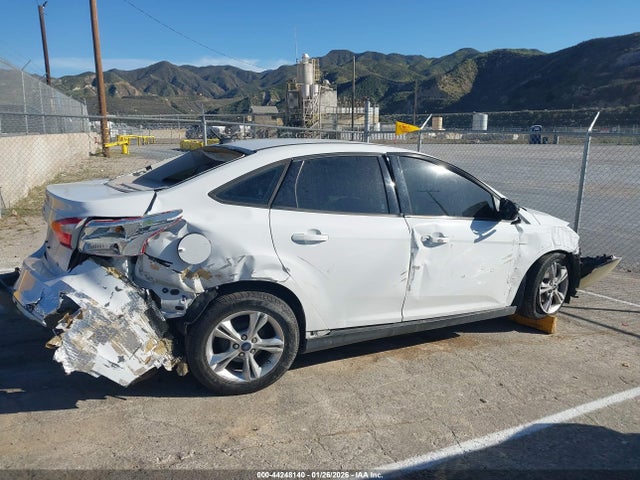 1FADP3F28EL276851 Ford FOCUS SE