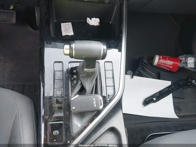KNDCP3LE0S5269588 KIA NIRO LX