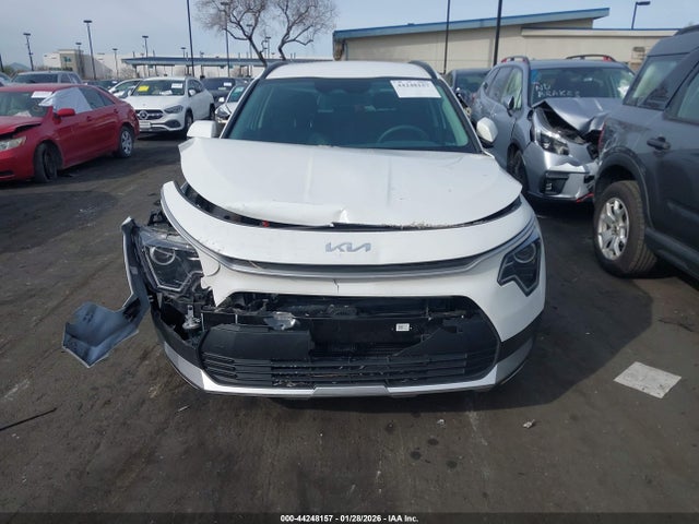 KNDCP3LE0S5269588 KIA NIRO LX