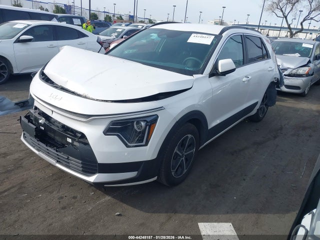 KNDCP3LE0S5269588 KIA NIRO LX