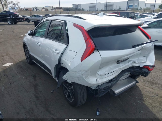 KNDCP3LE0S5269588 KIA NIRO LX