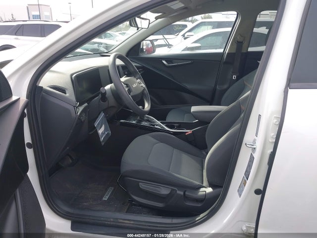 KNDCP3LE0S5269588 KIA NIRO LX