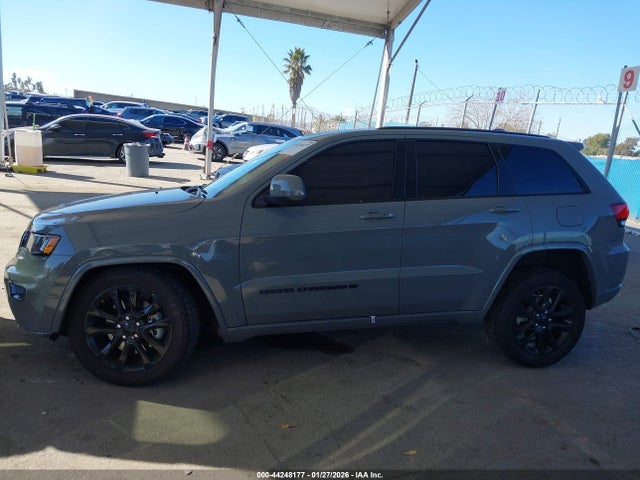 1C4RJEAG6NC154067 Jeep Grand Cherokee Wk Laredo X 4x2