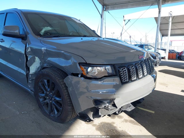 1C4RJEAG6NC154067 Jeep Grand Cherokee Wk Laredo X 4x2