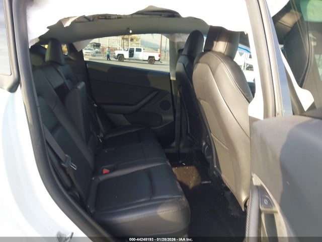 2021 TESLA MODEL Y 5YJYGDEE6MF284168 Photo 7