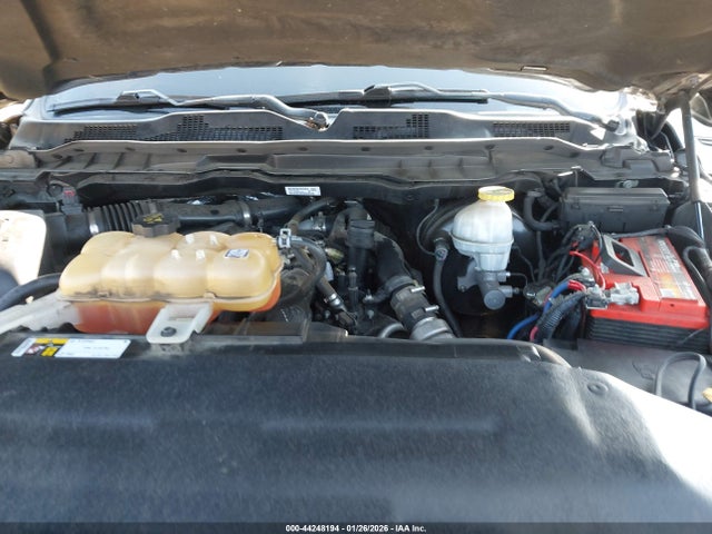 1C6RR7NM7JS353981 RAM 1500 Laramie 4x4 5&#039;7 Box