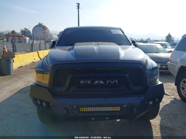 1C6RR7NM7JS353981 RAM 1500 Laramie 4x4 5&#039;7 Box