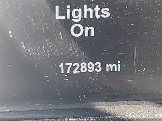 1C6RR7NM7JS353981 RAM 1500 Laramie 4x4 5&#039;7 Box