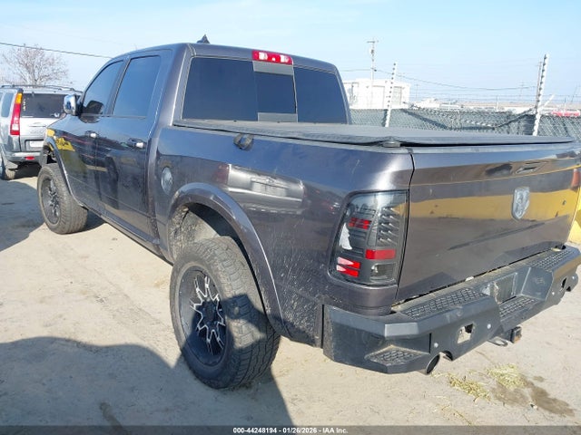 1C6RR7NM7JS353981 RAM 1500 Laramie 4x4 5&#039;7 Box