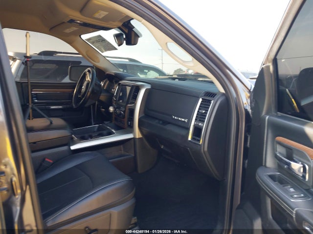 1C6RR7NM7JS353981 RAM 1500 Laramie 4x4 5&#039;7 Box