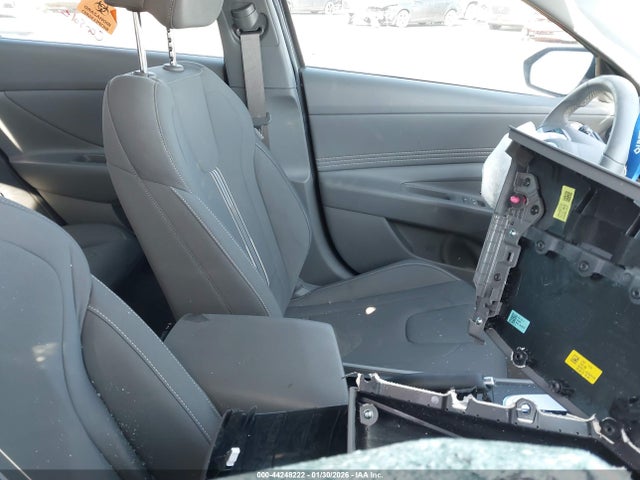 2025 Hyundai Elantra Sel Sport მანქანა იყიდება აუქციონზე, vin: KMHLM4DG1SU058738, აუქციონის ნომერი: 44248222