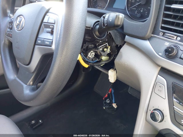 KMHD74LF6HU371684 Hyundai ELANTRA SE